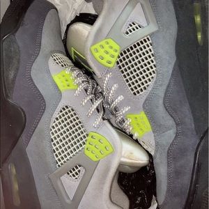 COPY - Jordan 4 “Neon”